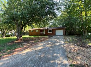 407 Spring Forest Dr, Central, SC 29630
