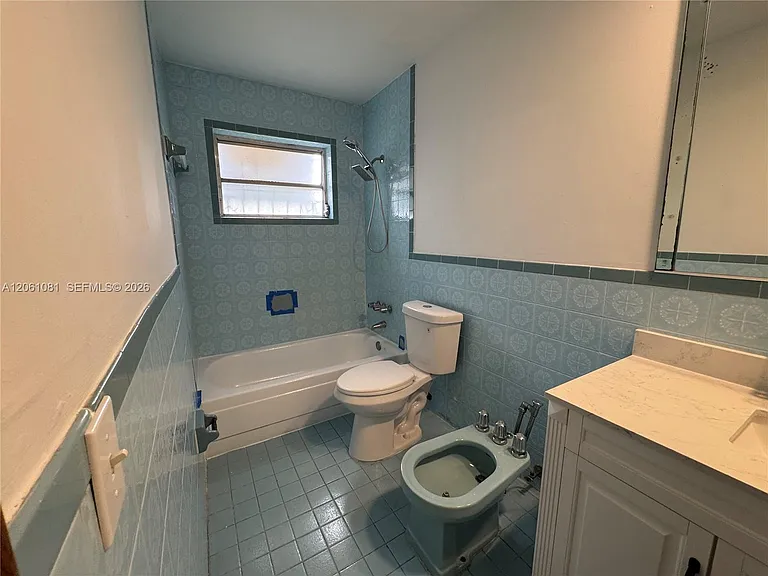 2524 SW 6th St — Photo 20