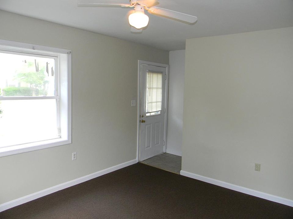 2nd image of 1021 Roger St