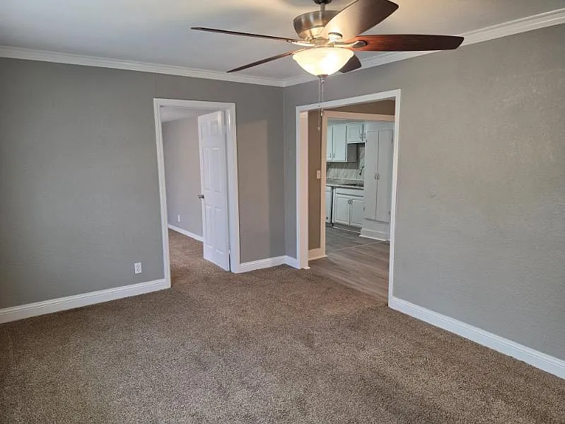 105 Freeman St — Photo 3