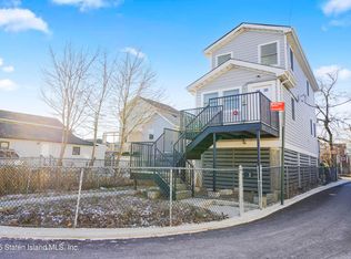 2 Seafoam St, Staten Island, NY 10306