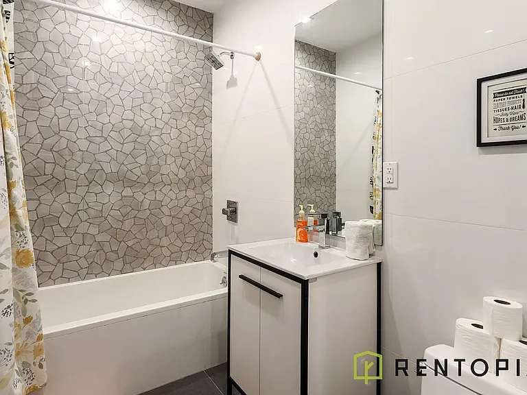 235 S 4th St #3K — Photo 4