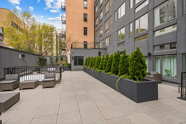 Rented by Douglas Elliman | media 19