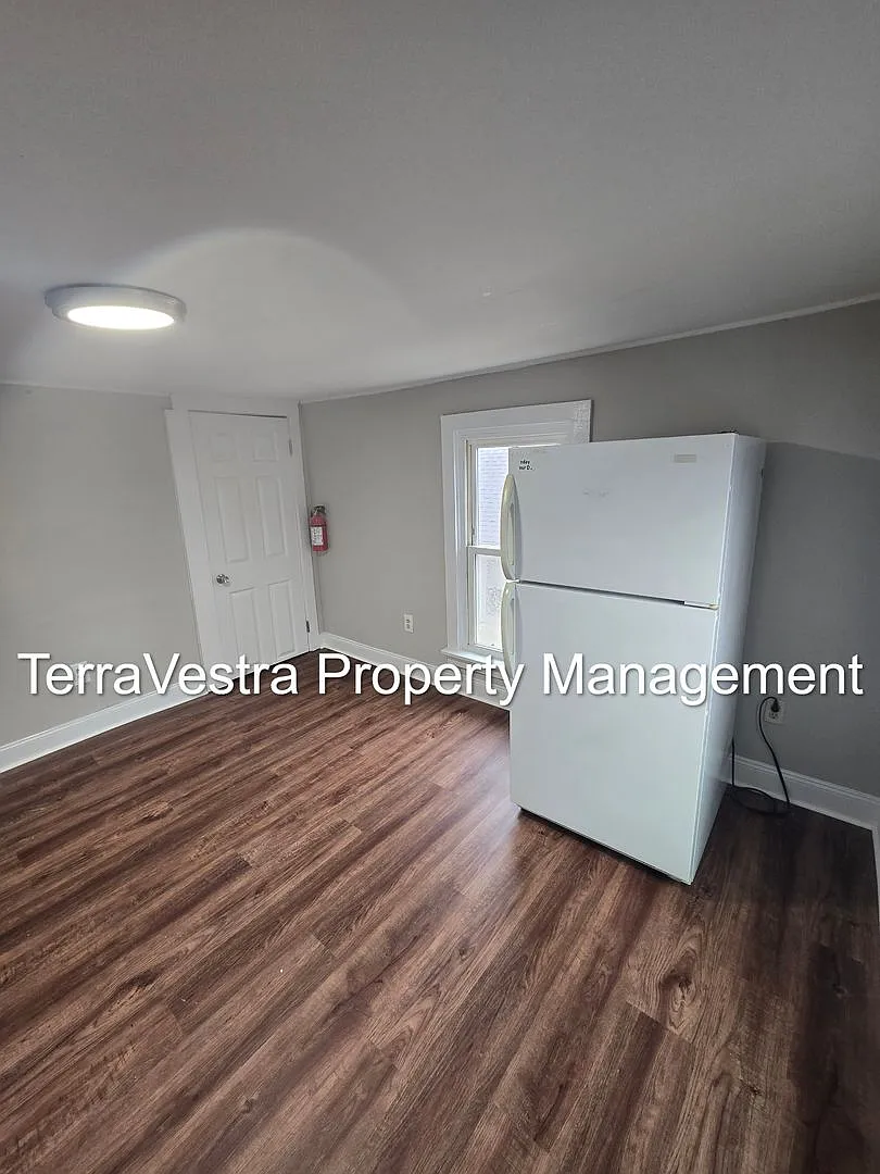 15 Pike Ave — Photo 2