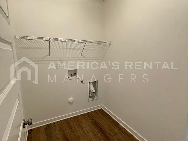 2124 Sullivan Dr — Photo 17