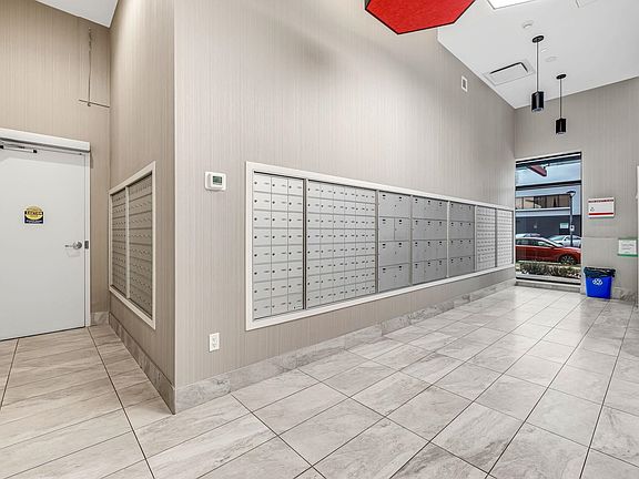 3rd image of 10626 City Pkwy #1703