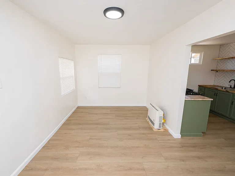 1053 Florence St — Photo 15