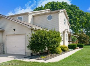 5010 Harbor Oak Dr, Waterford, MI