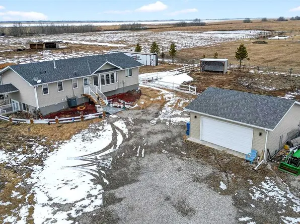 270092 E Glenmore Trl, Rocky View County, AB T0J 1X3