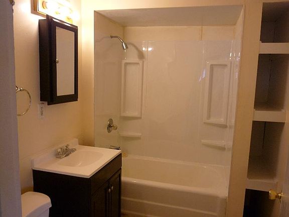 4th image of 180 North Ave #3