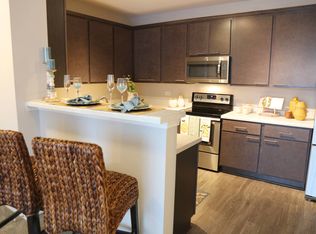 Landings at Amhurst Lake, Waukegan, IL 60085