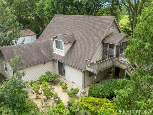 27W376 Hoy Rd, Warrenville, IL 60555