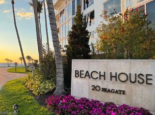 20 Seagate Dr APT 703, Naples, FL 34103