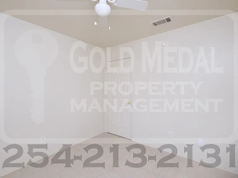 3402 Hereford Ln — Photo 10