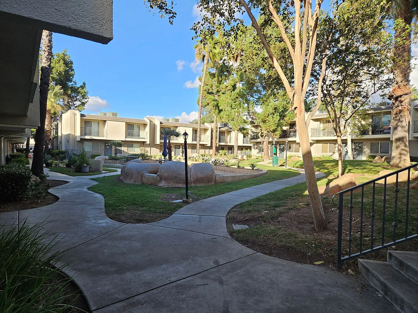 1045 Peach Ave — Photo 2