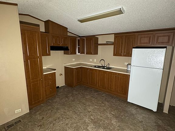 3rd image of 655 S 23rd St Suite 58