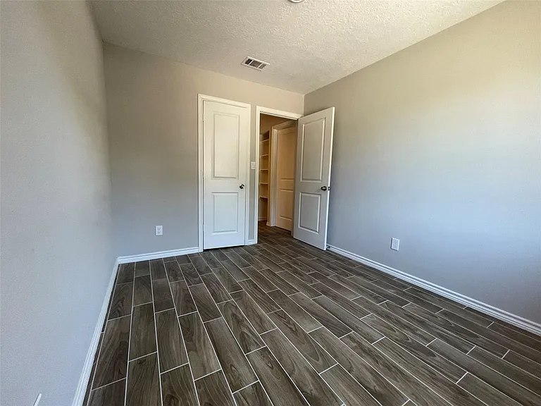 7886 Locksley Rd — Photo 9