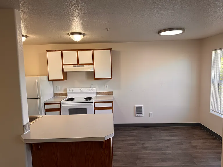 Loganberry Commons — Photo 6