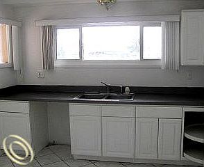 5th image of 4930 E Outer Dr