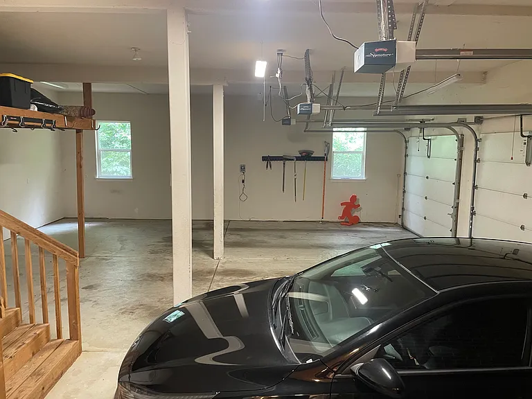 Huge 3 car Garage