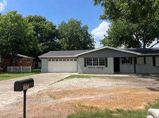 105 Vernon Castle Ave, Benbrook, TX 76126