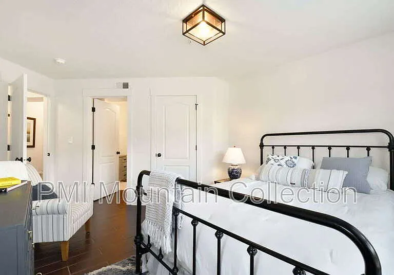 1797 W Fox Bay Dr #201 — Photo 10