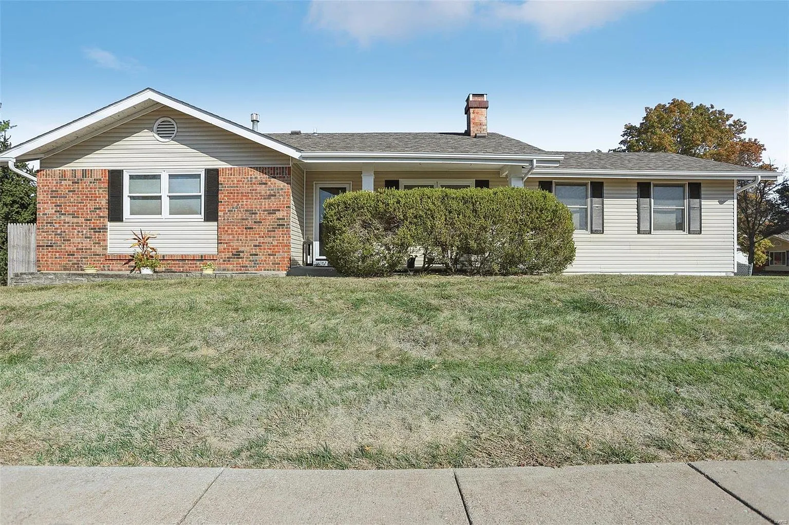 1137 Shadowoak Dr photo 1