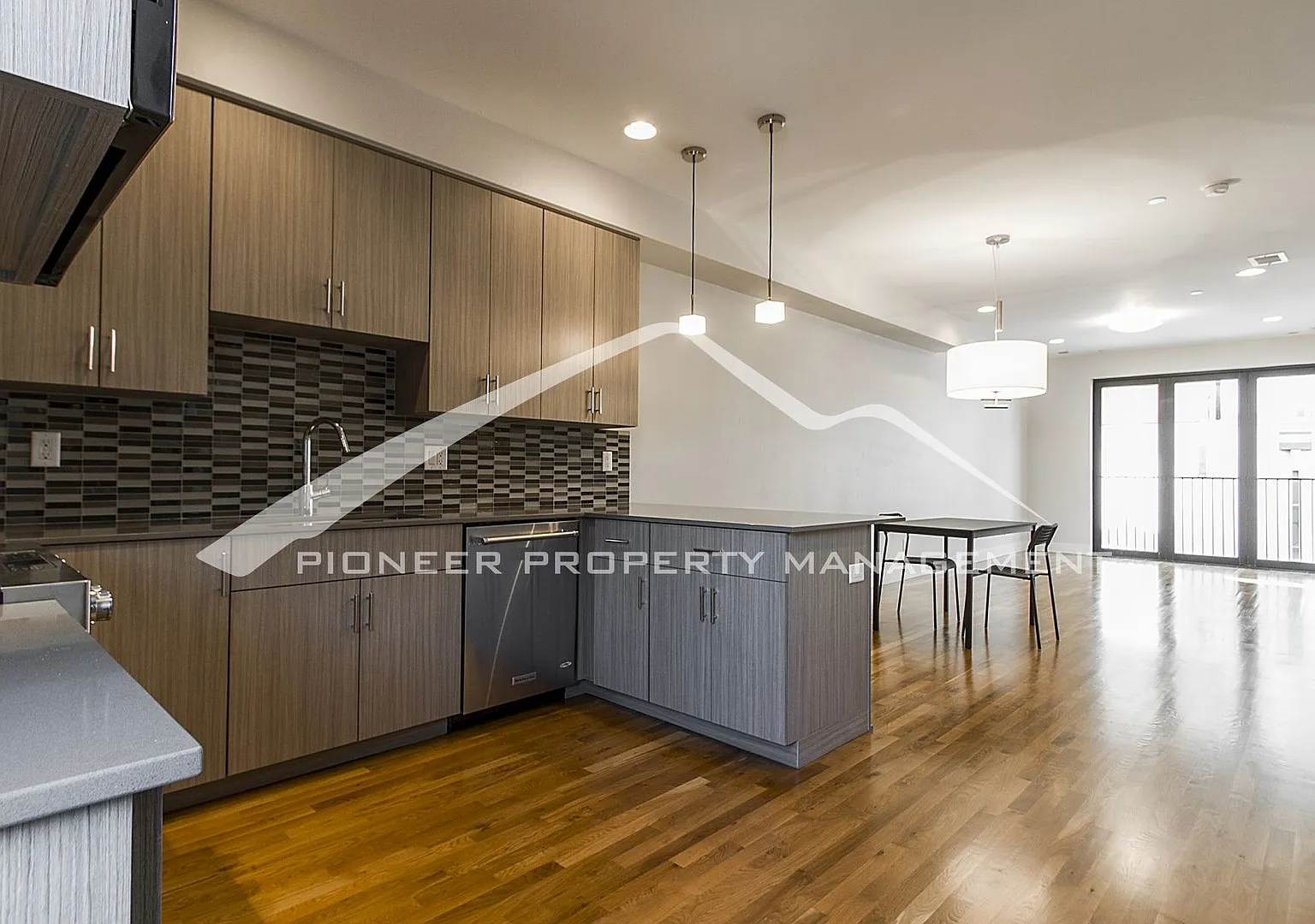 Georgeous Modern Condo with a Kitchen Fit for a Chef! — Photo 4