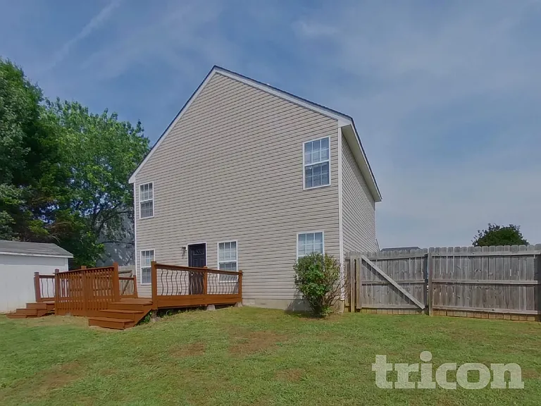 506 Glencroft Dr — Photo 15