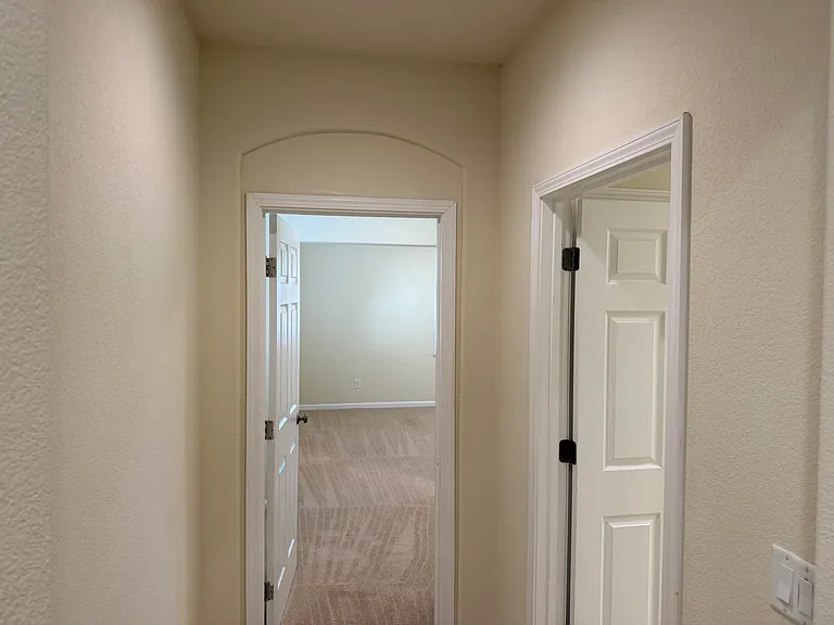 1427 Wyndham Ln — Photo 27