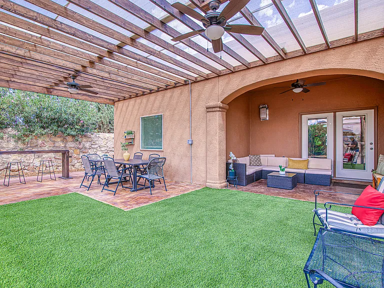 706 Lauren St — Photo 3