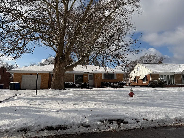 2701 Evergreen Rd — Photo 3