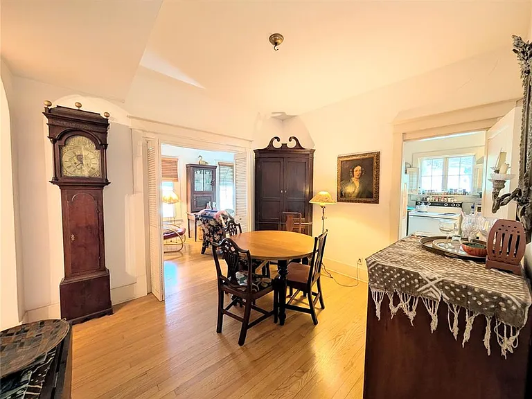 1701 Siesta Dr — Photo 11