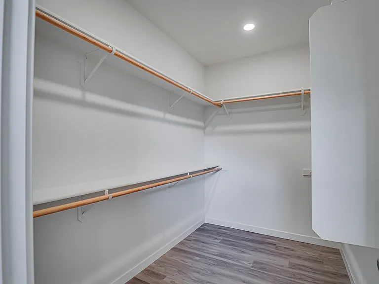 15017 Maryvale Ave — Photo 16