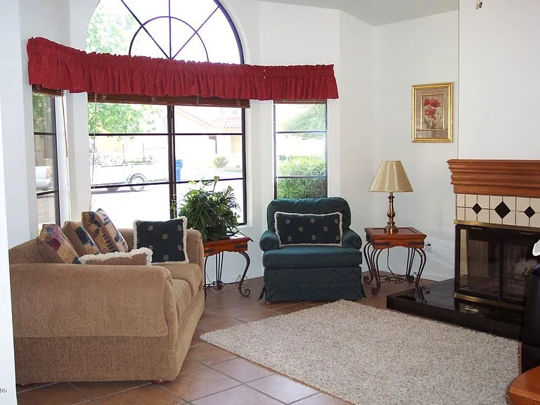 11018 W Poinsettia Dr — Photo 10