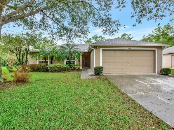 1300 Benton Lake Dr E, Deland, FL 32724
