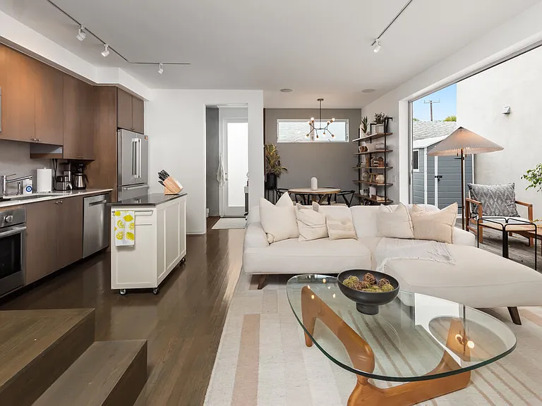 705 Sunset Ave #1/4 — Photo 3