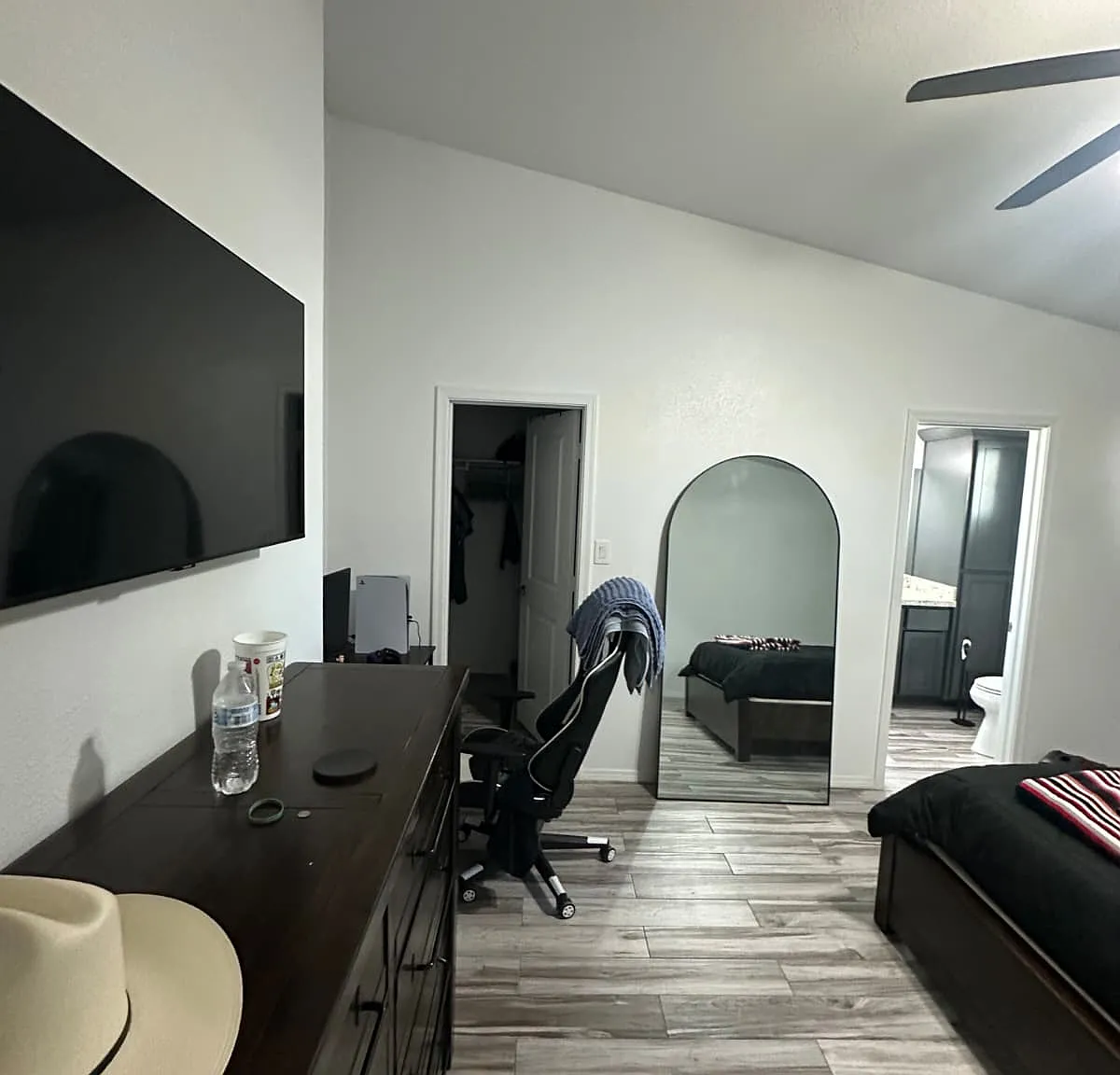 3 bed, 1301 sqft, $1,500 — Photo 4