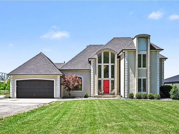 9330 Valley Garden Dr, Kansas City, MO 64139