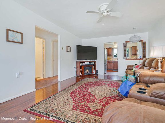 5th image of 33 Norwalk Ave #70