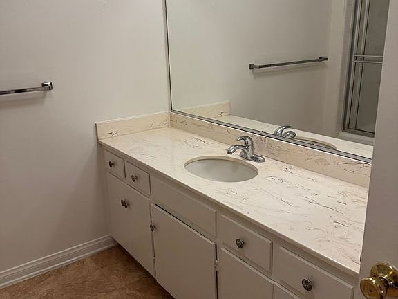 5th image of 303 N Jackson St APT 109