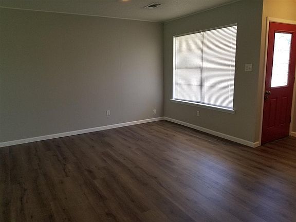 2nd image of 1614 Northwood Dr