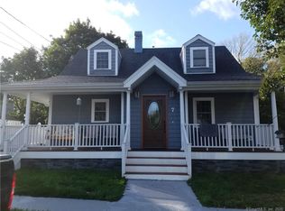 7 David St, Waterford, CT 06385
