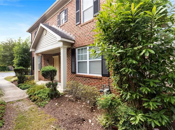 348 Holyoke Ln #23, Chesapeake, VA 23320