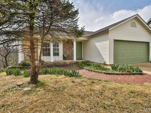 853 Crescent Ridge Dr, Valley Park, MO 63088