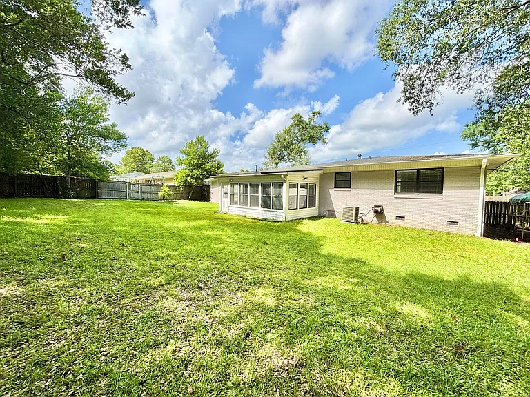 3331 Bayou Blvd — Photo 17