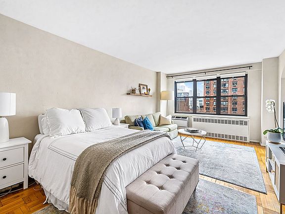 2nd image of 301 E 63rd St APT 8C