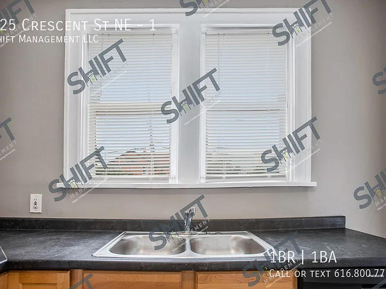 325 Crescent St NE #1 — Photo 12