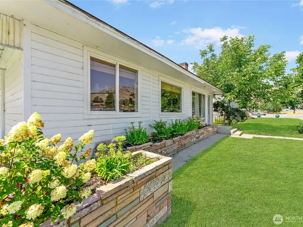 217 N Sanders Street, Chelan, WA 98816
