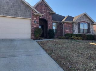 3839 E Embry Dr, Fayetteville, AR 72764